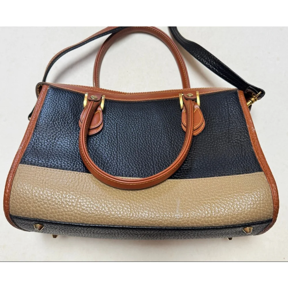 Vintage Dooney & Bourke Classic Boston Style All Weather pebble Leather Satchel